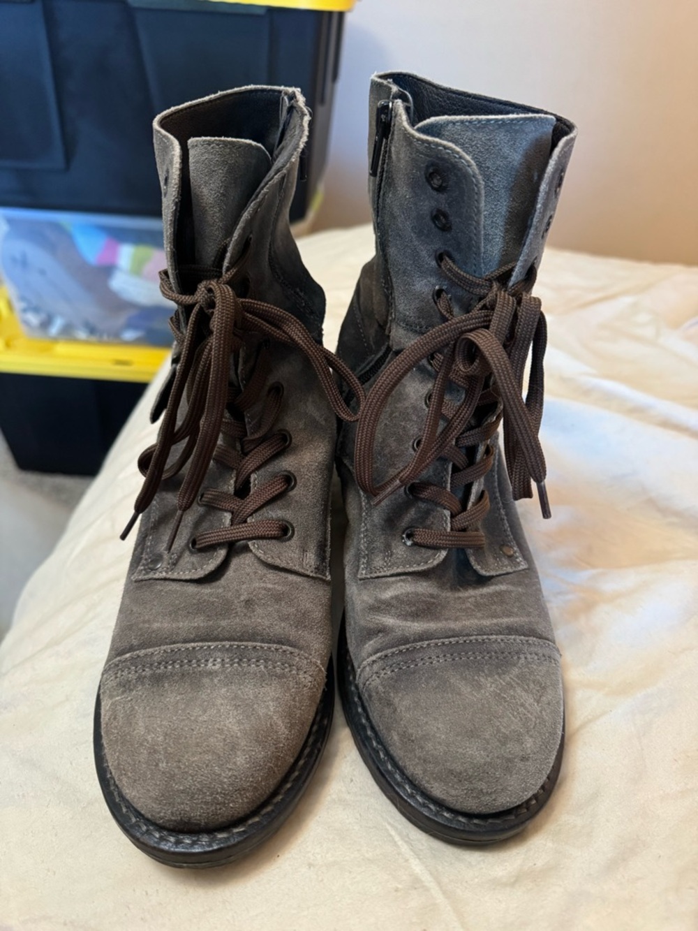 Taos boots. Dark Gray Leather Ankle Boots with Gray Shearling Lining EUC!
